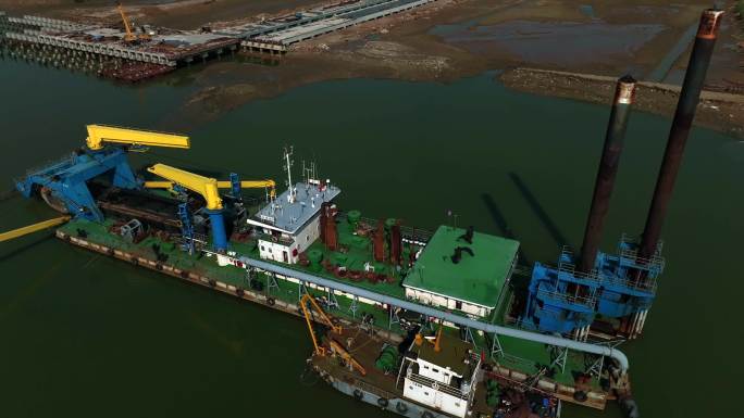 大型抽沙船吸船码头建设港口建设