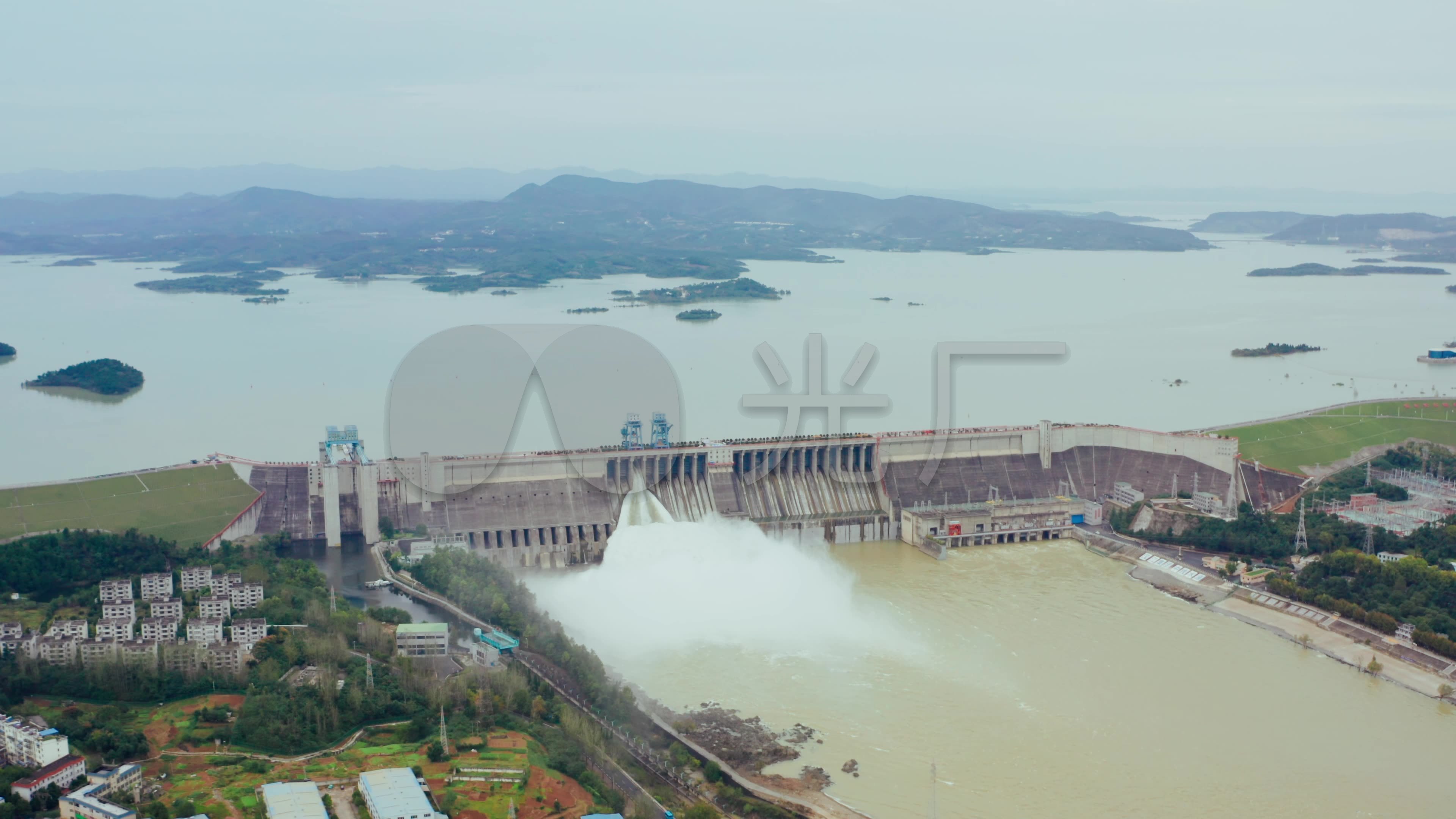 【原创4k】十堰城市大景航拍延时_5568X3648_高清视频素材下载(编号:6644774)_实拍视频_光厂(VJ师网) www.vjshi.com