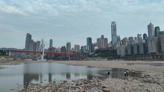 航拍重庆嘉陵江枯水期旱情严峻