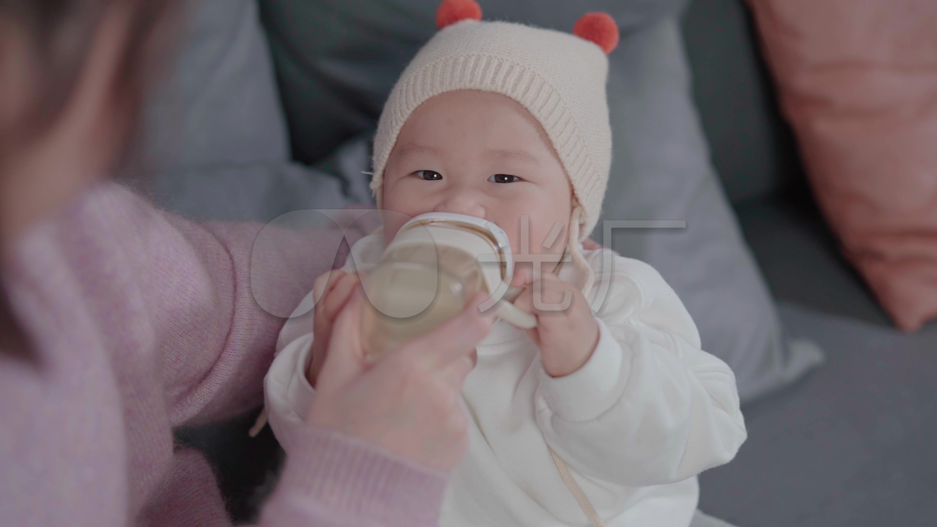 母乳喂奶摄影图片-母乳喂奶摄影作品-千库网