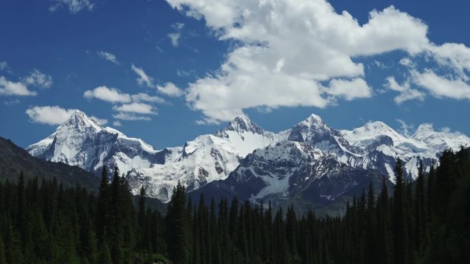 新疆夏塔雪山延时