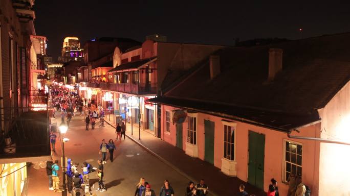 波旁街，新奥尔良逛夜市游客人流量