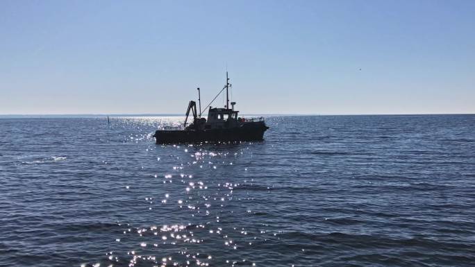 商业渔船的轮廓地平线海平面小船