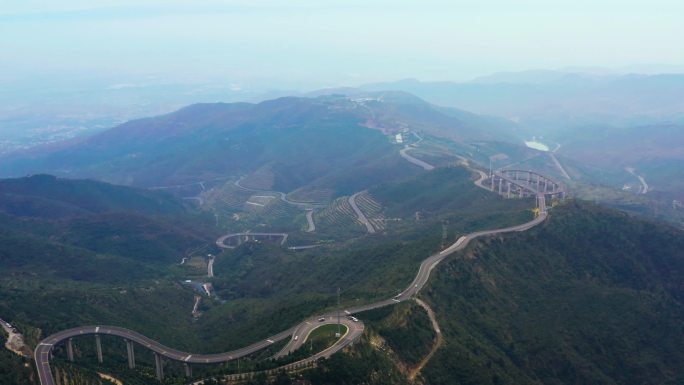 航拍太原天龙山旅游公路