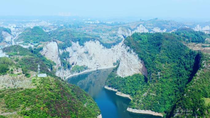 毕节市七星关区双山镇落脚河大峡谷风光