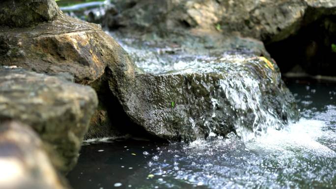 日本花园瀑布小溪流小水流