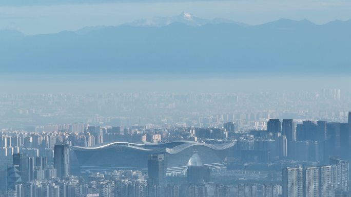 雪山下的公园城市