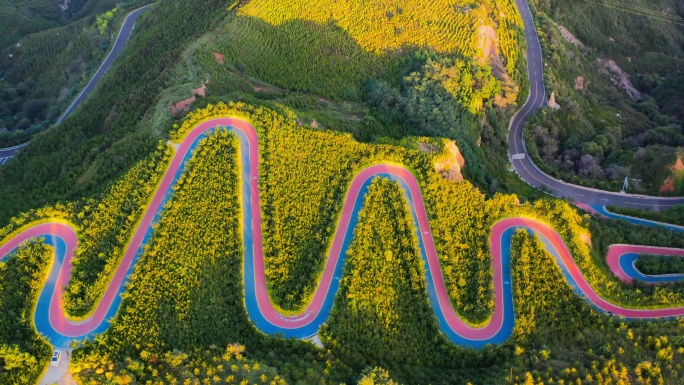 航拍太原西山旅游公路