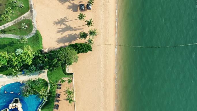 海滩和旅游酒店鸟瞰图