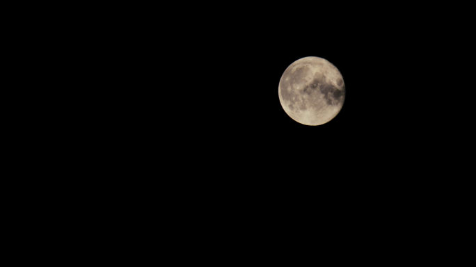 4K实拍云彩穿过月亮圆月