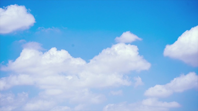 云团翻滚风起云涌蓝天白云天空