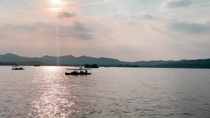 浙江杭州傍晚西湖风光风景游船手摇船