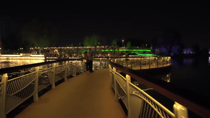 4K 夜景 长廊桥 灯光 码头 蓝色港湾