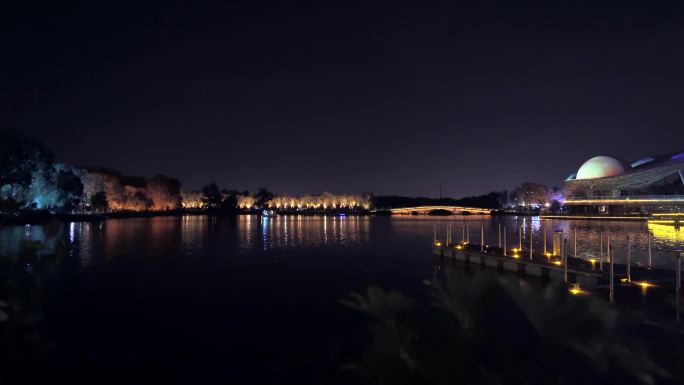 4K 夜 月 湖景 灯光 码头 蓝色港湾