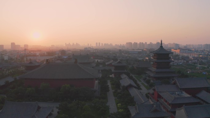 航拍大同华严寺日出