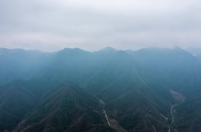 杭州富阳群山云雾缭绕航拍延时