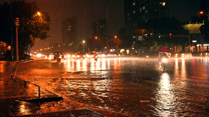 城市暴雨街道内涝积水4k视频素材