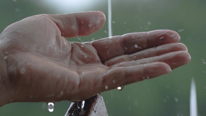 手 水 下雨 雨水