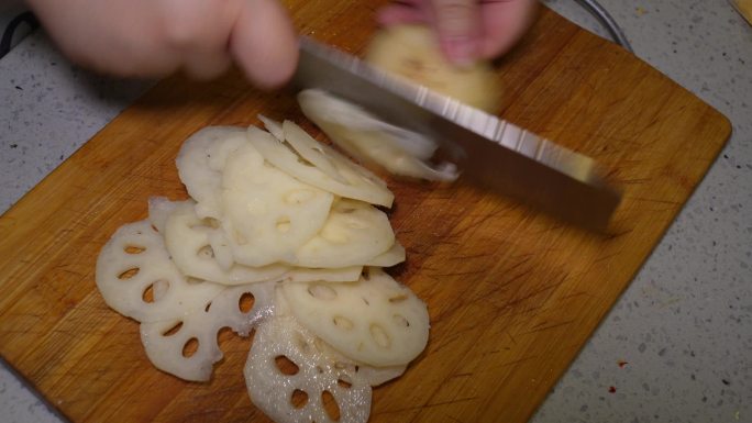 清洗莲藕削皮刀去皮切片做饭做菜