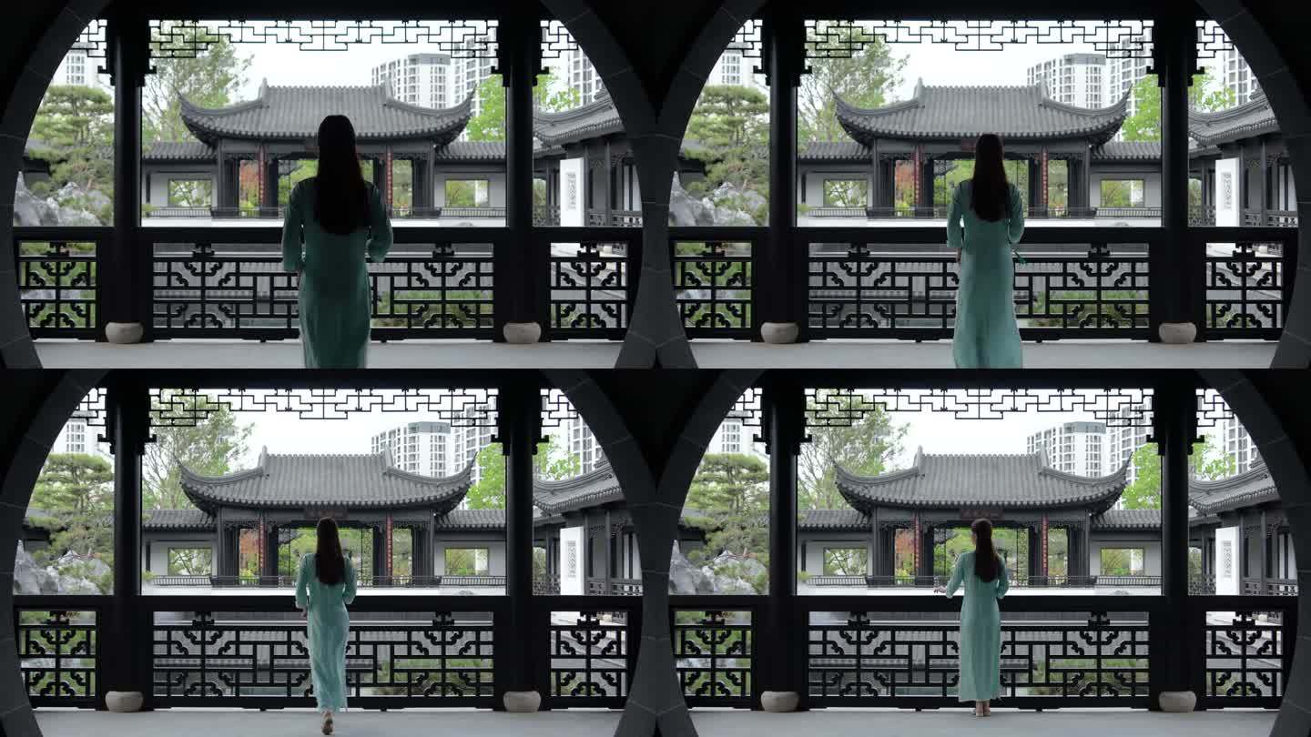 中式园林中的旗袍女孩