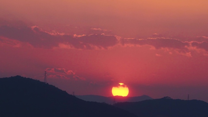 山日出延时早上天空阳光云朵山峰太阳升起来