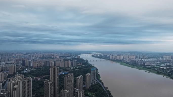 航拍湖南长沙湘江橘子洲清晨天际线