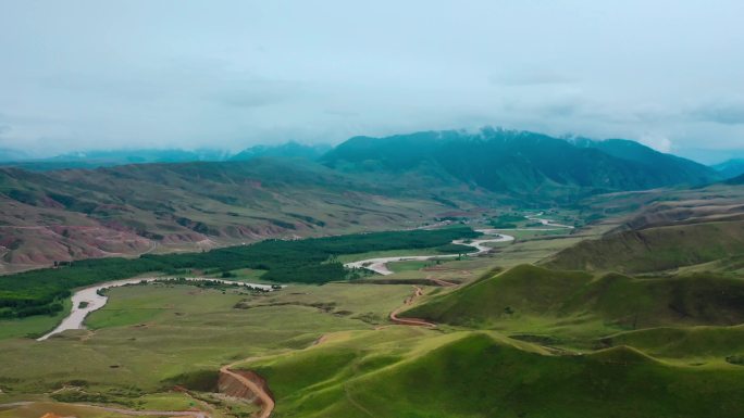 航拍伊利阔克苏大峡谷