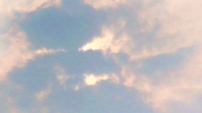 天空 云朵 缝隙光线