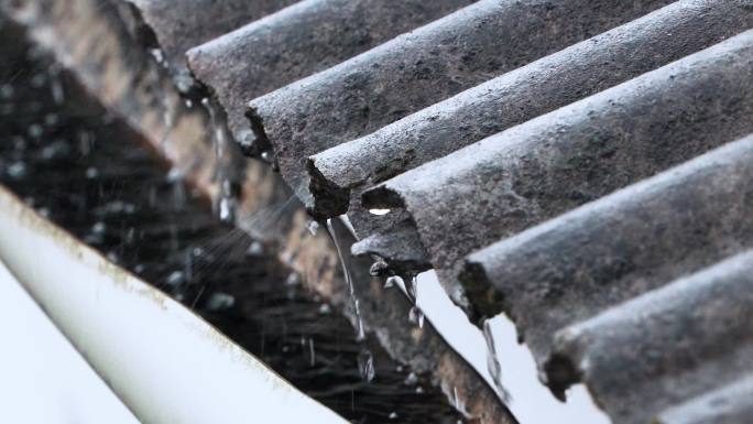 升格屋檐古建筑雨水下雨瓦片古风屋顶滴水