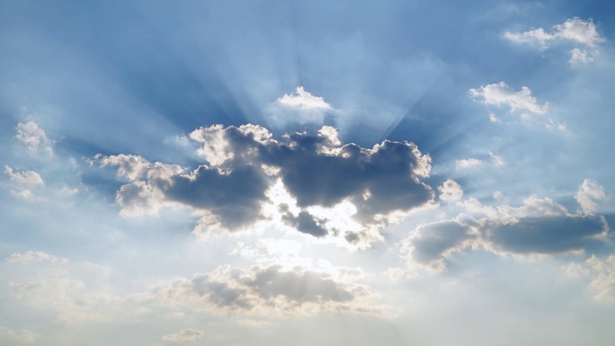 天空云层阳光穿透云朵太阳光芒丁达尔耶稣光