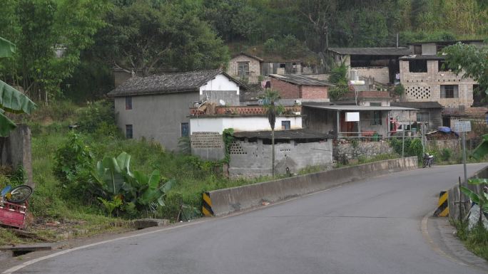 云南农村山林大山深处绿水青山阴天