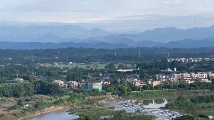 高楼横移远山桥车流楼房山林河流田园