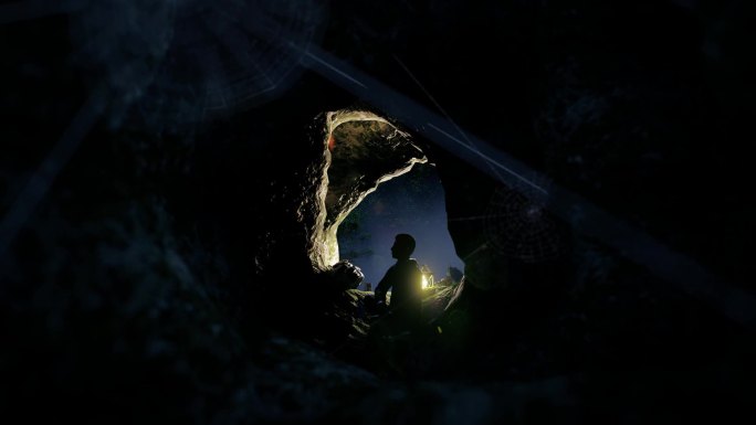 户外探险宿营神秘山洞