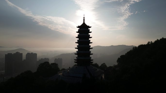 背光宝塔日出  太阳升起