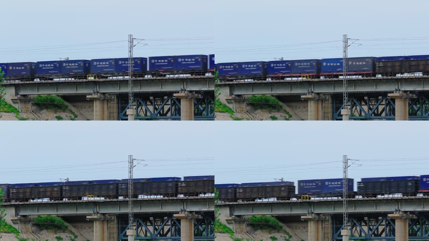火车经过桥梁 货运火车