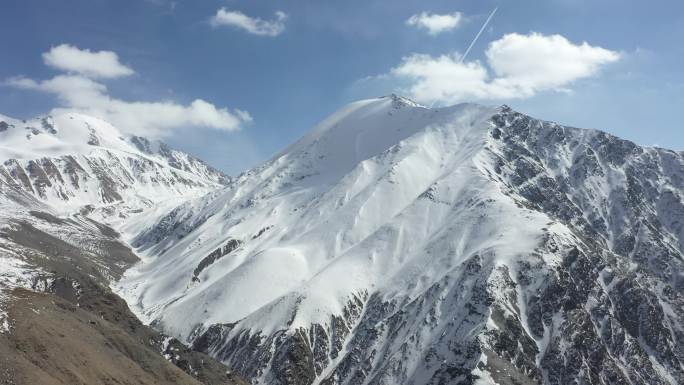 青海 岗什卡雪山 雪景 航拍 雪山