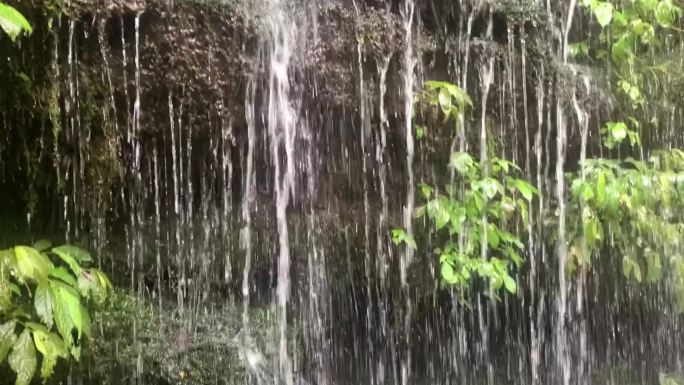 青山绿水岩石瀑布生态高山流水