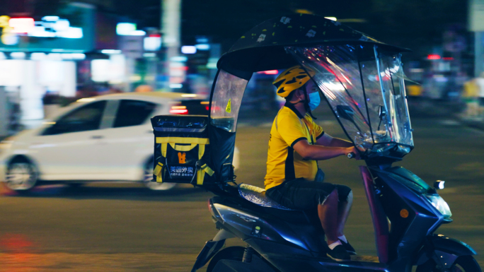 脚步马路行人夜景城市烟火气夜生活人海人群