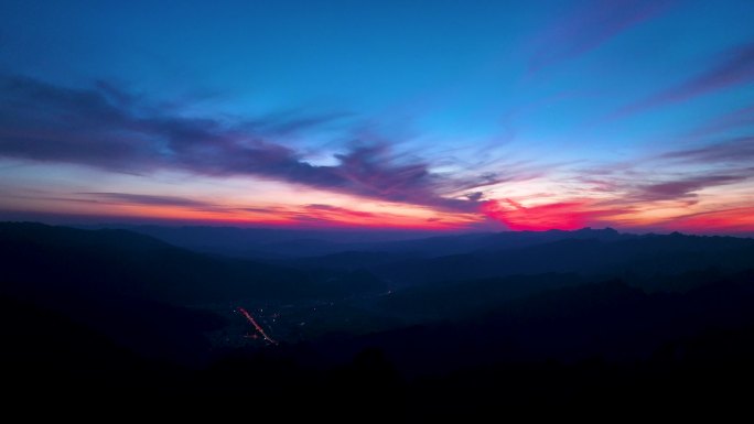 4K航拍张家界武陵山脉山区晨曦日出