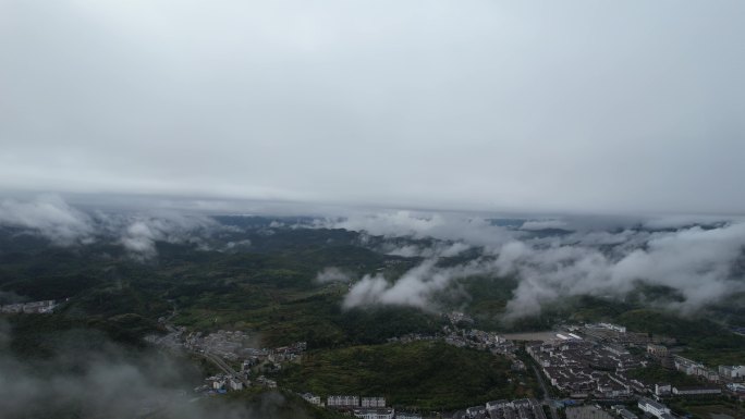 高山 云海 云雾  山区  穿过云层