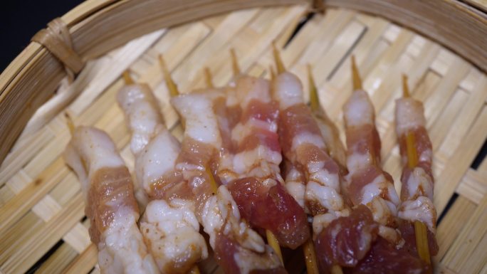 猪五花肉串小串肉串钵钵鸡炸串烤串美食