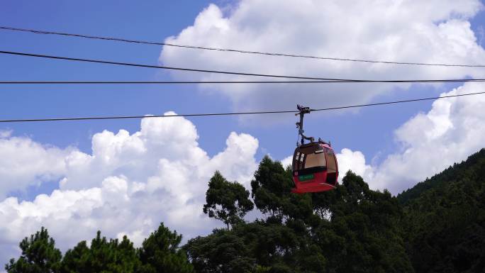 景区缆车索道观光缆车特写山上风景旅游景点