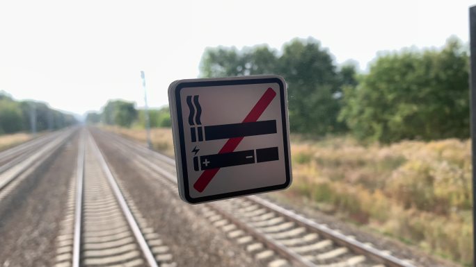 火车上禁止吸烟的标志