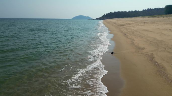 寂静海边唯美浪花碧绿色海洋