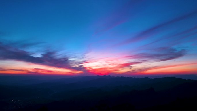 4K航拍张家界武陵山脉山区晨曦日出22