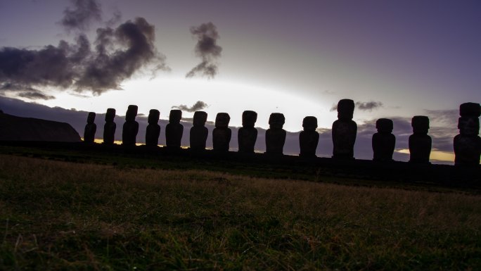 智利复活节岛（Rapa Nui）上最大的Ahu Tongariki的Timelapse Moais