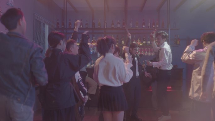 【4K阿莱】都市男女酒吧唱歌跳舞狂欢