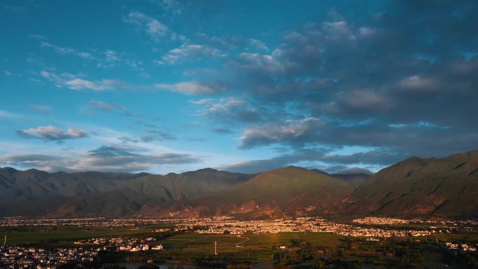 苍山脚下乡镇田野航拍