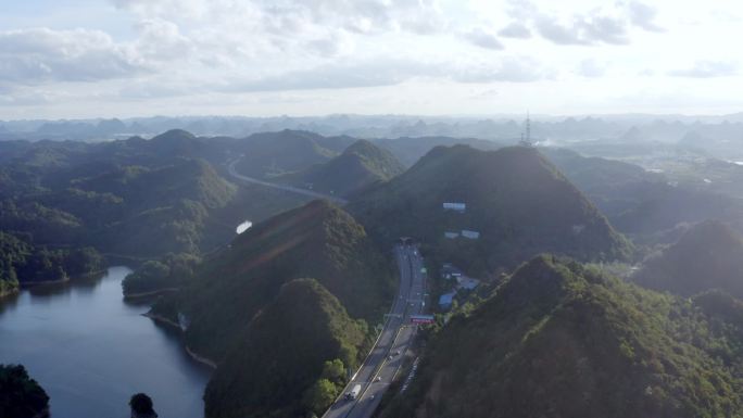 贵州喀斯特山水地貌高速公路建设沪昆高速