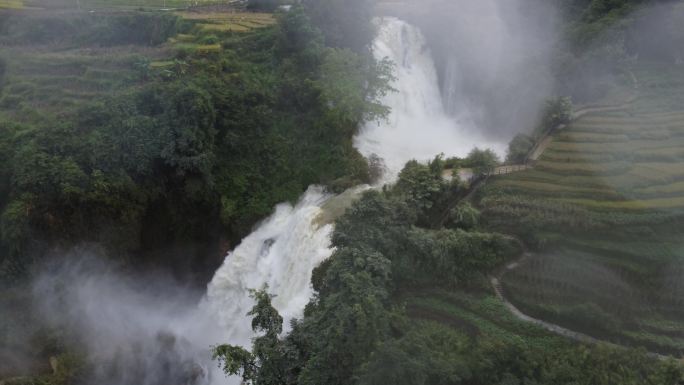 云南文山三腊瀑布全景航拍震撼4k风景